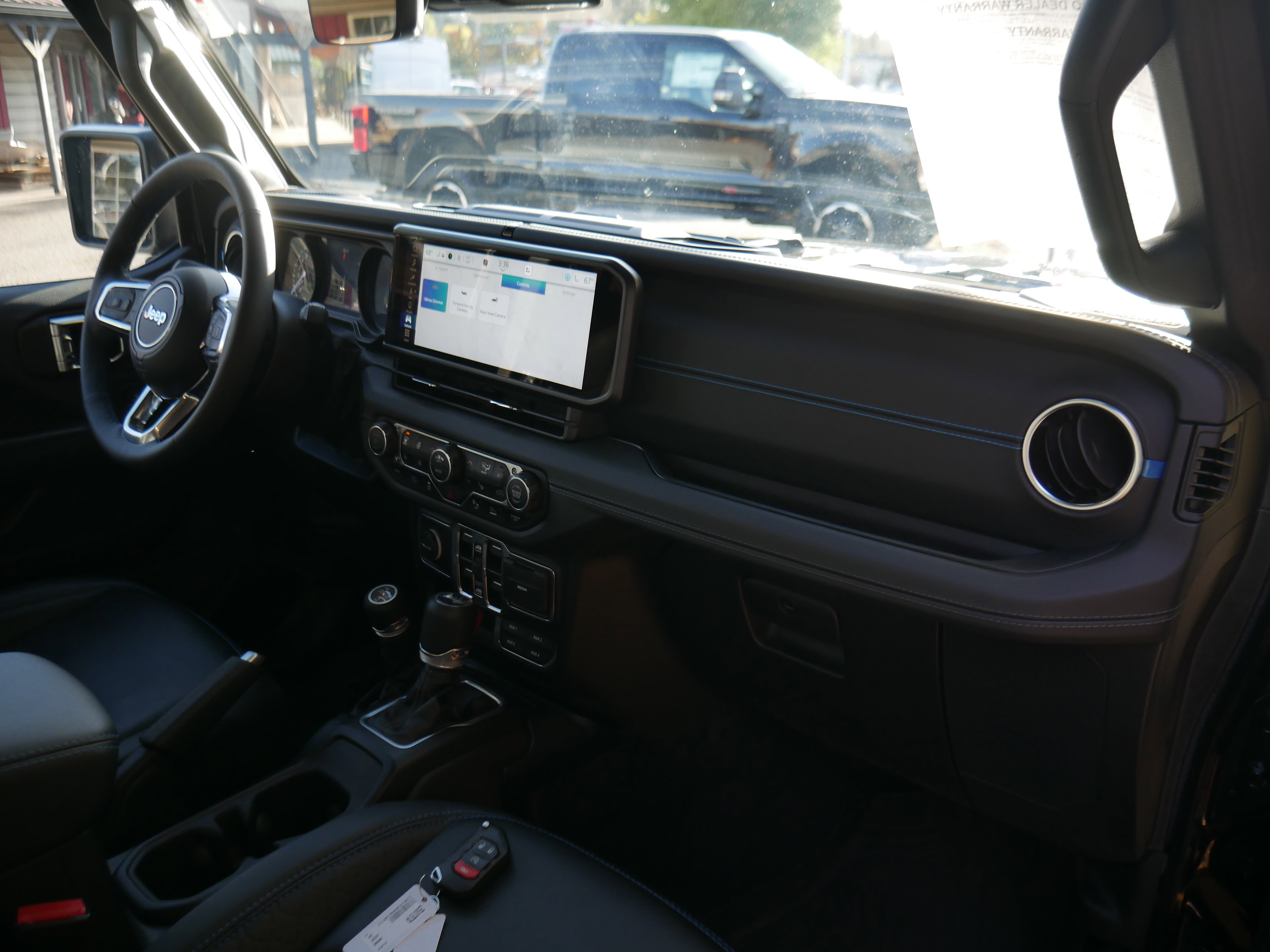Used 2024 Jeep Wrangler High Altitude image 32