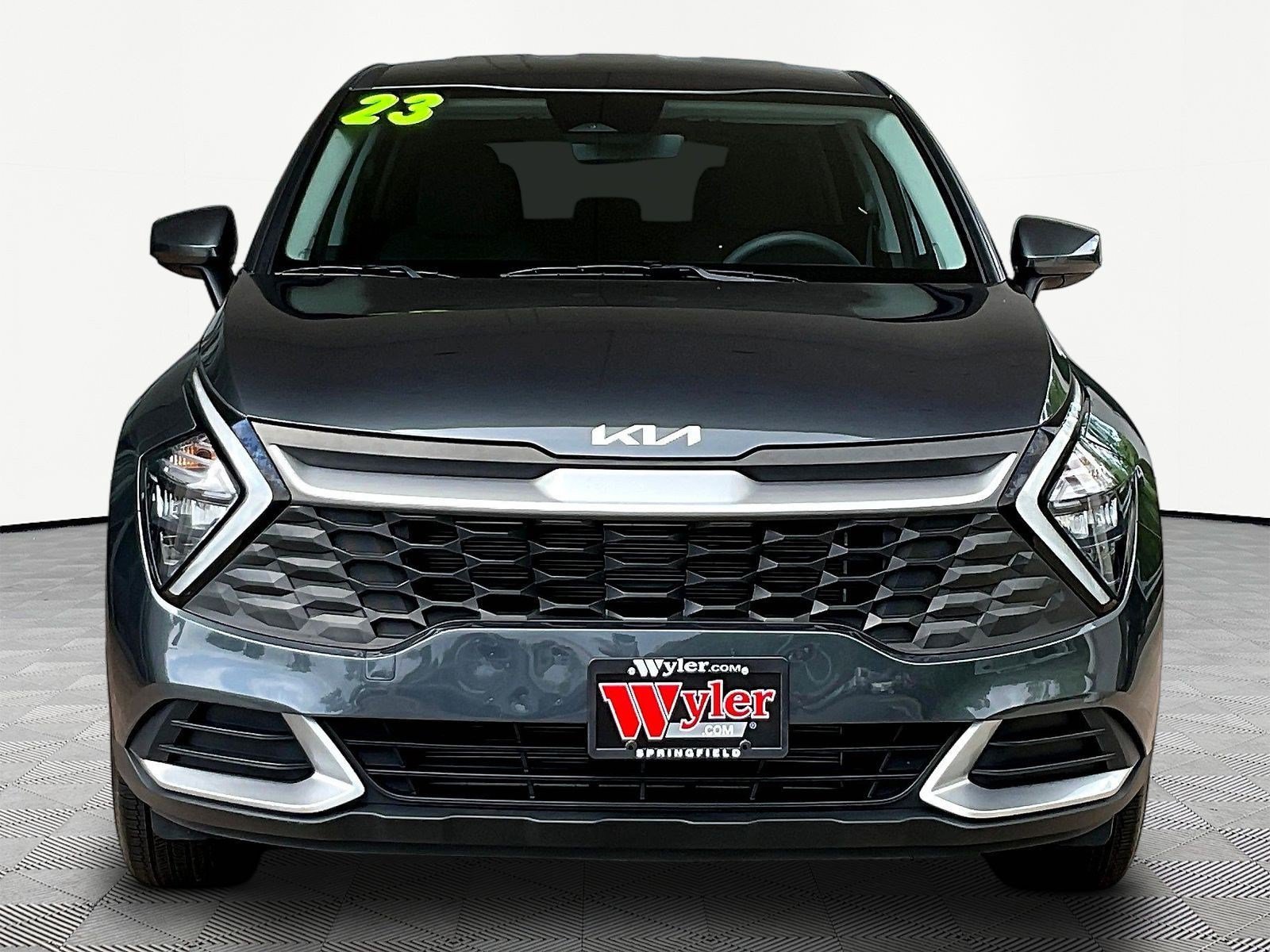 Used 2023 Kia Sportage LX FWD image 2