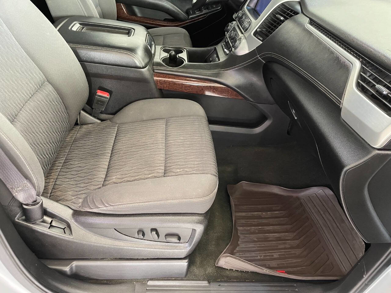 Used 2016 GMC Yukon XL SLE w/ Convenience Package image 32