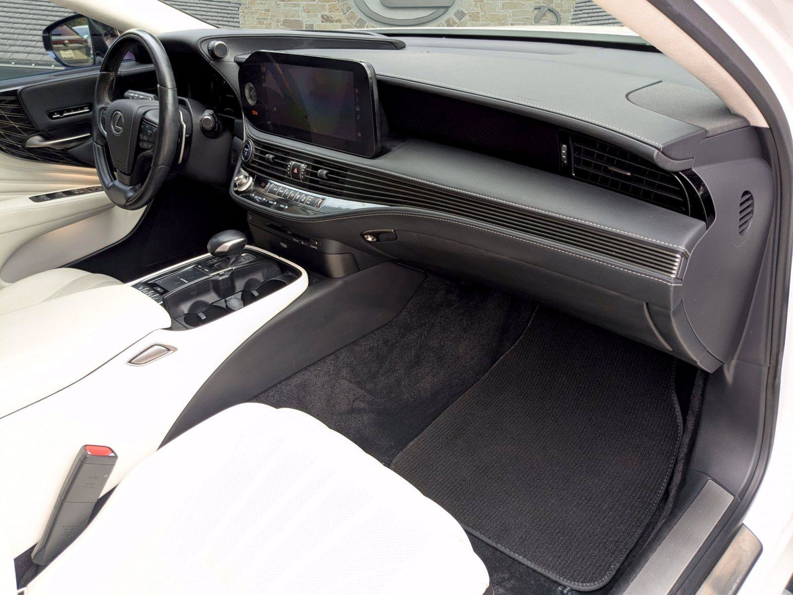 Certified 2022 Lexus LS 500h AWD w/ Luxury Package image 23