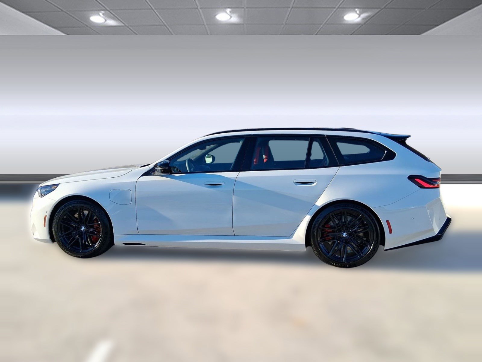 New 2026 BMW M5 Touring image 2