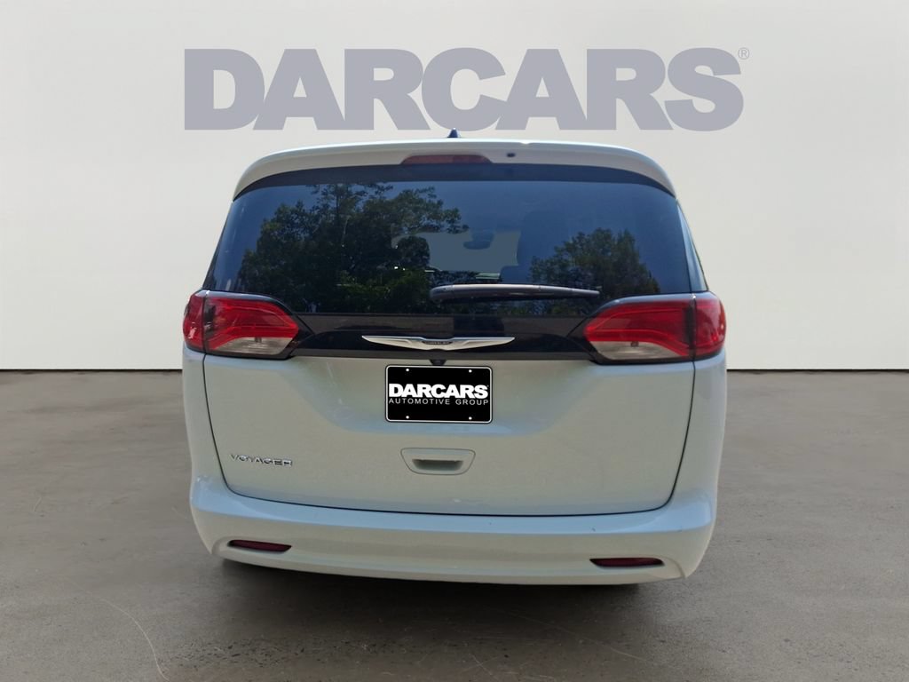 Used 2024 Chrysler Voyager LX FWD image 6