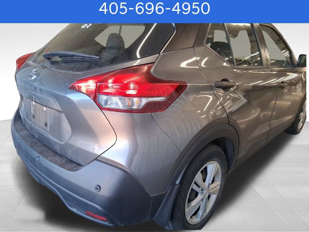 Used 2020 Nissan Kicks S image 4