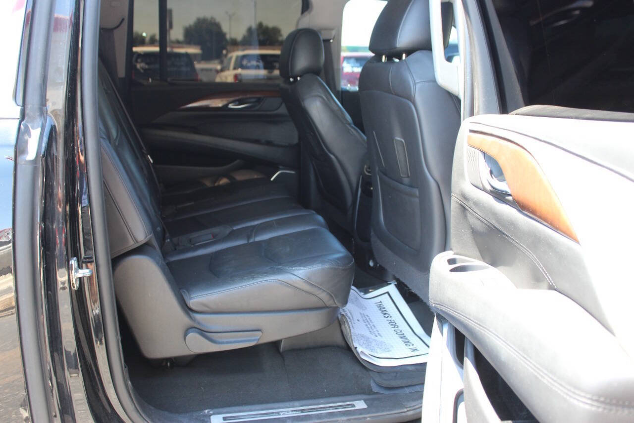 Used 2016 Cadillac Escalade ESV Luxury RWD image 11