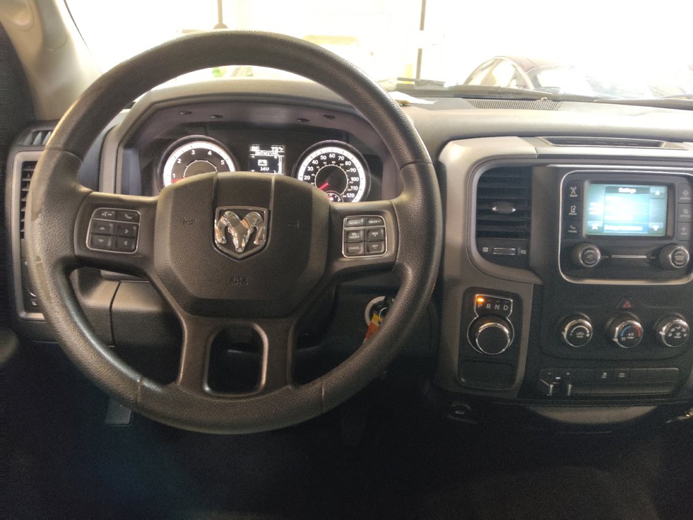 Used 2016 RAM 1500 Express RWD image 22