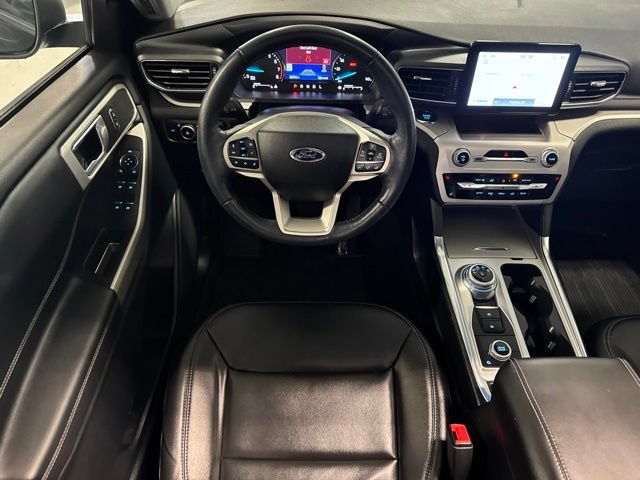 Used 2022 Ford Explorer XLT w/ Equipment Group 202A AWD/4WD image 6