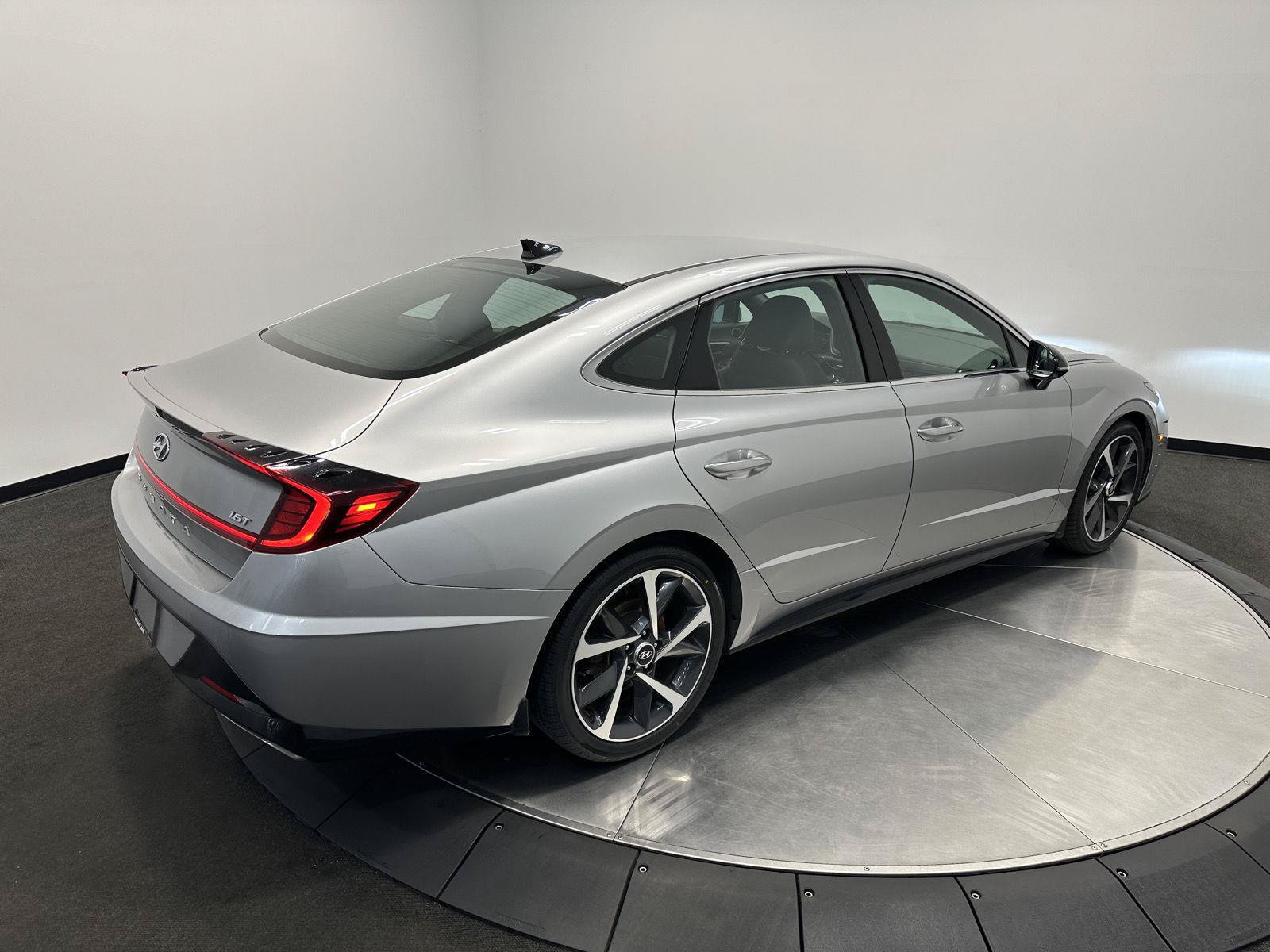 Used 2021 Hyundai Sonata SEL Plus w/ Preferred Accessory Package FWD image 7