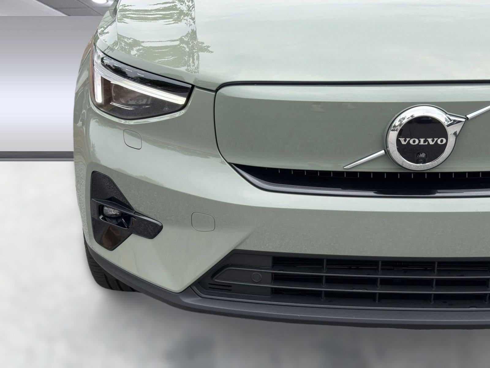 Certified 2023 Volvo C40 P8 Recharge Ultimate w/ Protection Package Premier AWD/4WD image 12