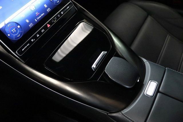 Used 2022 Mercedes-Benz SL 55 AMG 4MATIC w/ Driver Assistance Package image 35