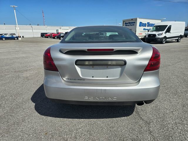 Used 2008 Pontiac Grand Prix w/ Premium Package FWD image 4