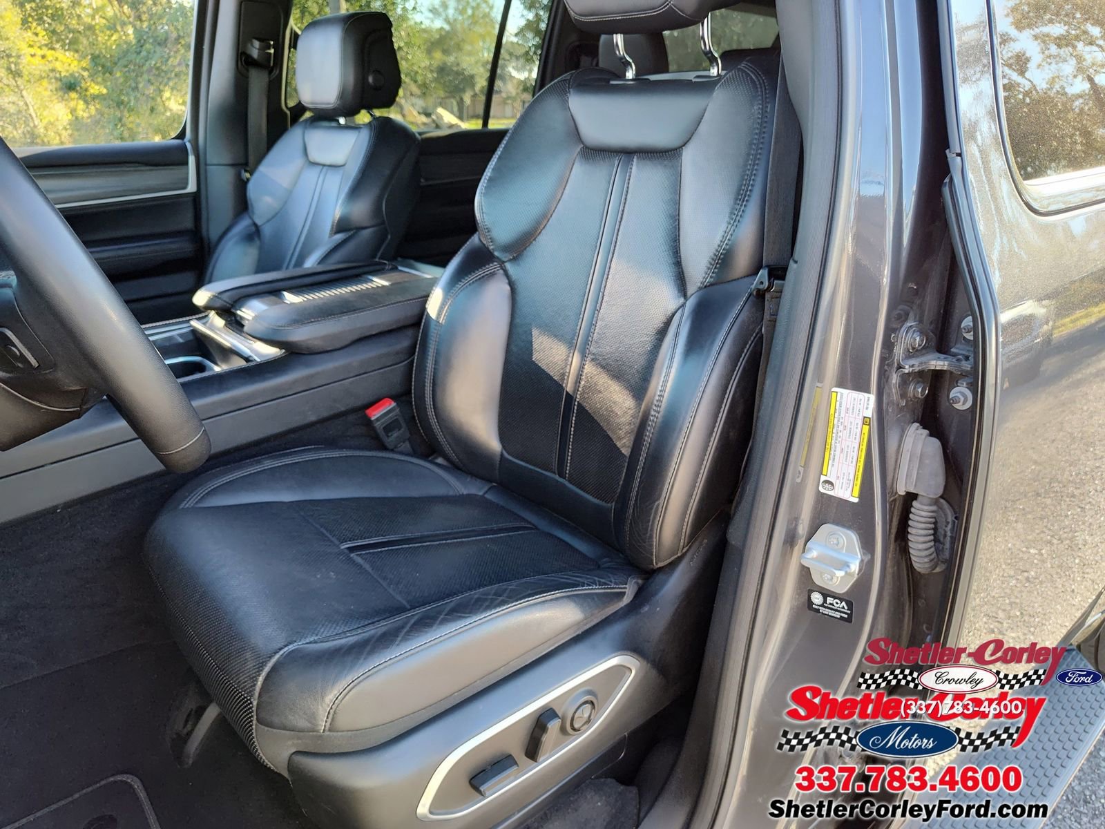Used 2024 Jeep Wagoneer L Series II w/ Flexible Seating Group image 19