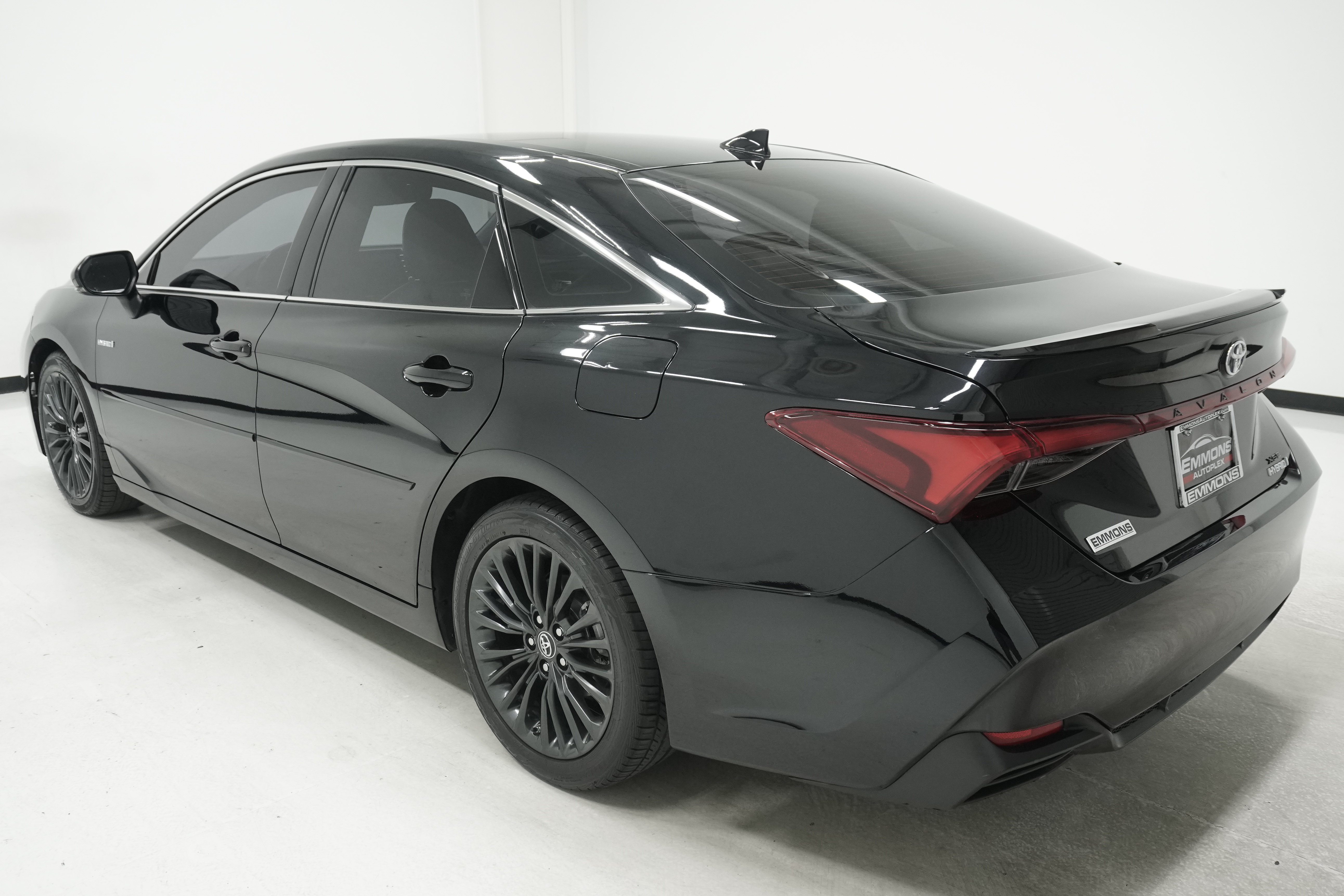 Used 2019 Toyota Avalon XSE w/ All Weather Liner Package FWD image 6