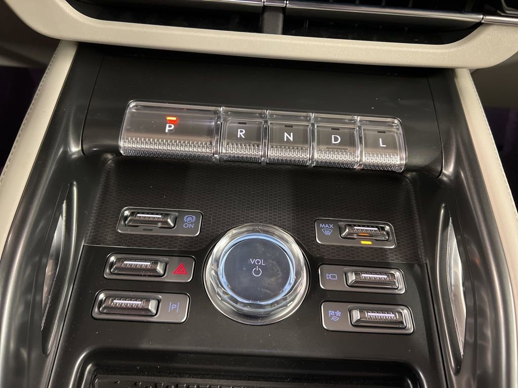 Used 2026 Lincoln Nautilus Premier w/ Equipment Group 102A image 15