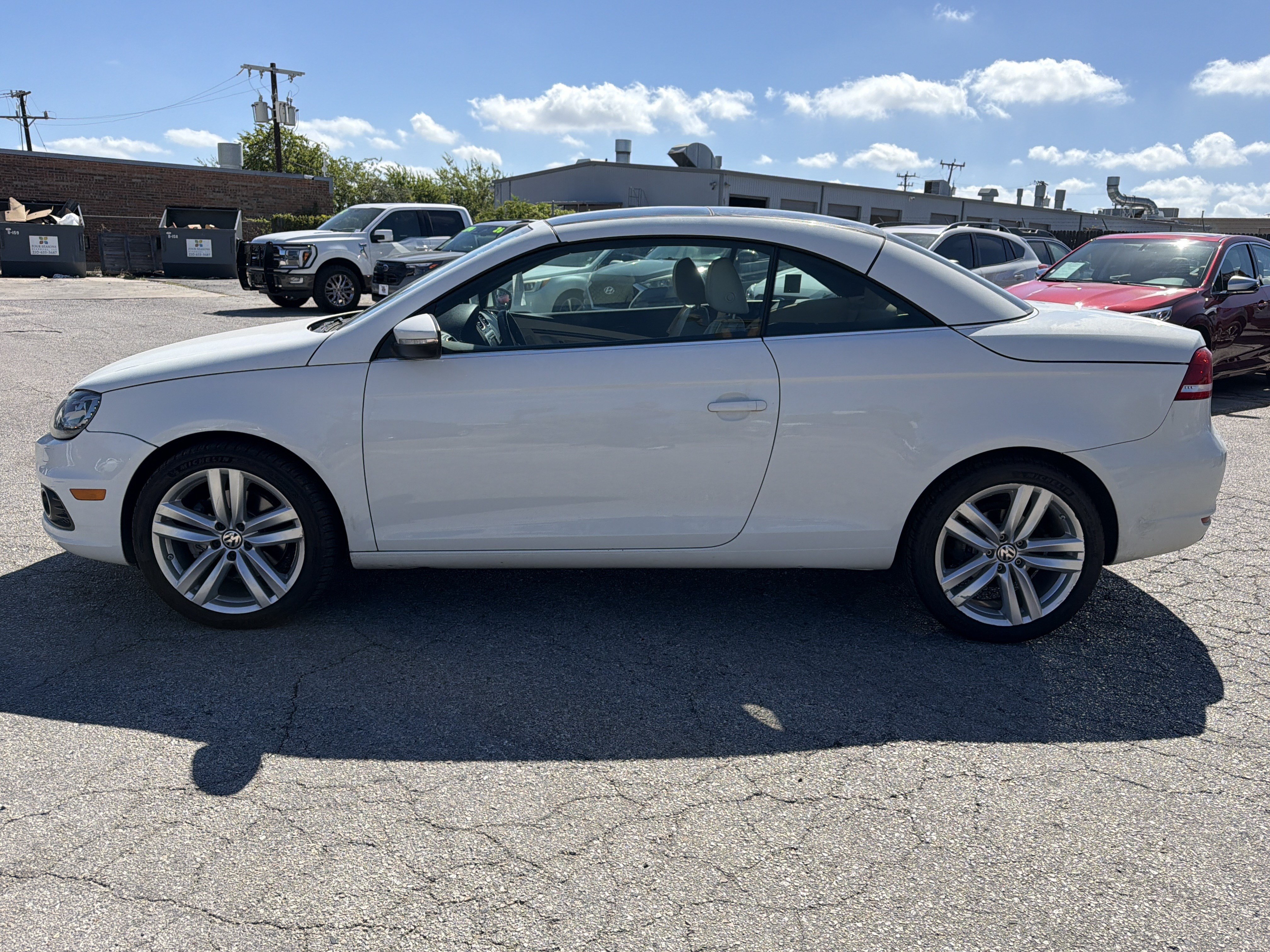 Used 2013 Volkswagen Eos Lux FWD image 6