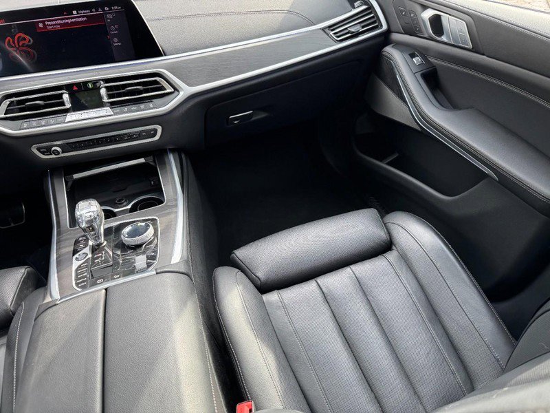 Used 2021 BMW X7 M50i w/ Dynamic Handling Package image 17