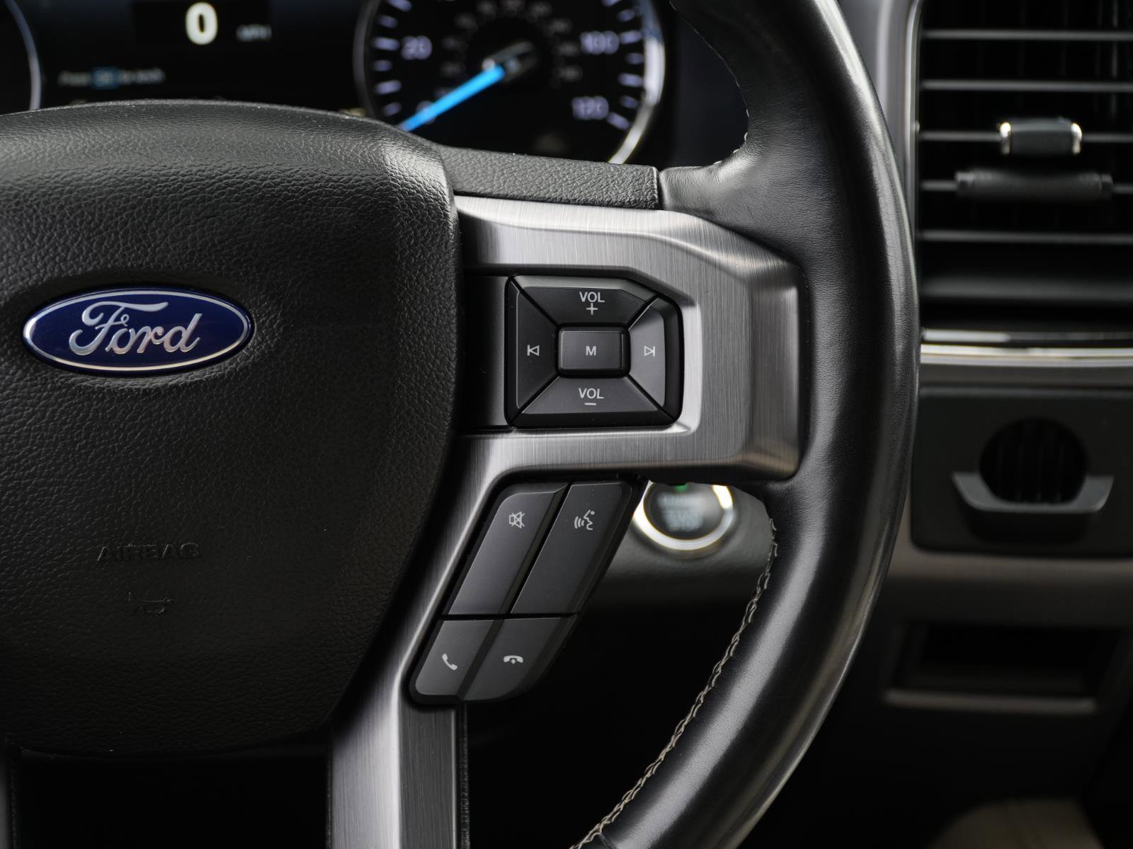 Used 2018 Ford Expedition Platinum image 25