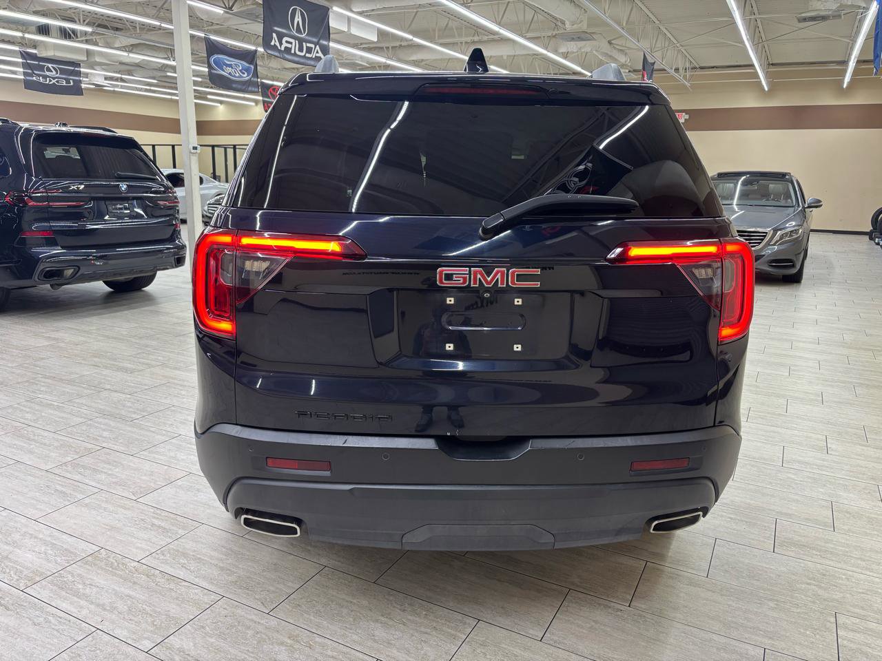 Used 2021 GMC Acadia SLT w/ Elevation Edition FWD image 7