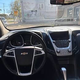 Used 2012 Chevrolet Equinox LT w/ Driver Convenience Package image 4