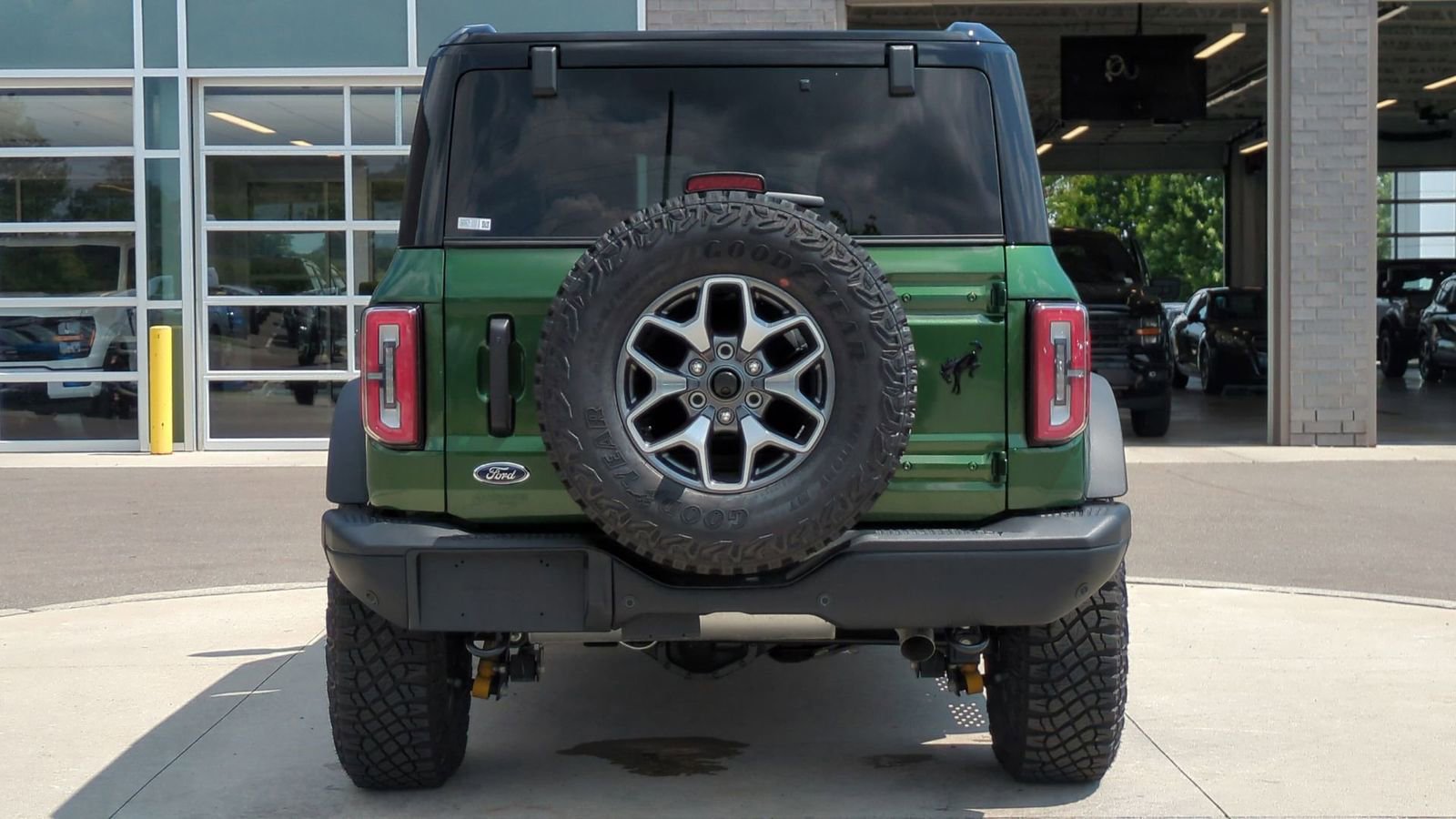 New 2025 Ford Bronco Badlands image 4