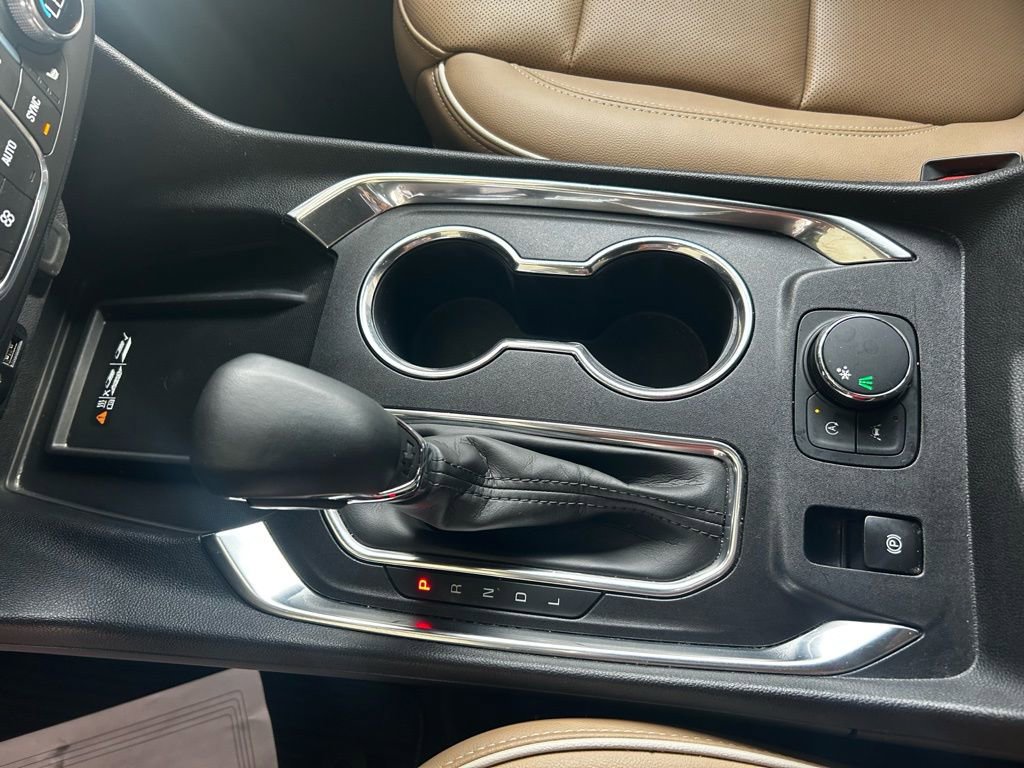 Used 2023 Chevrolet Traverse Premier image 14
