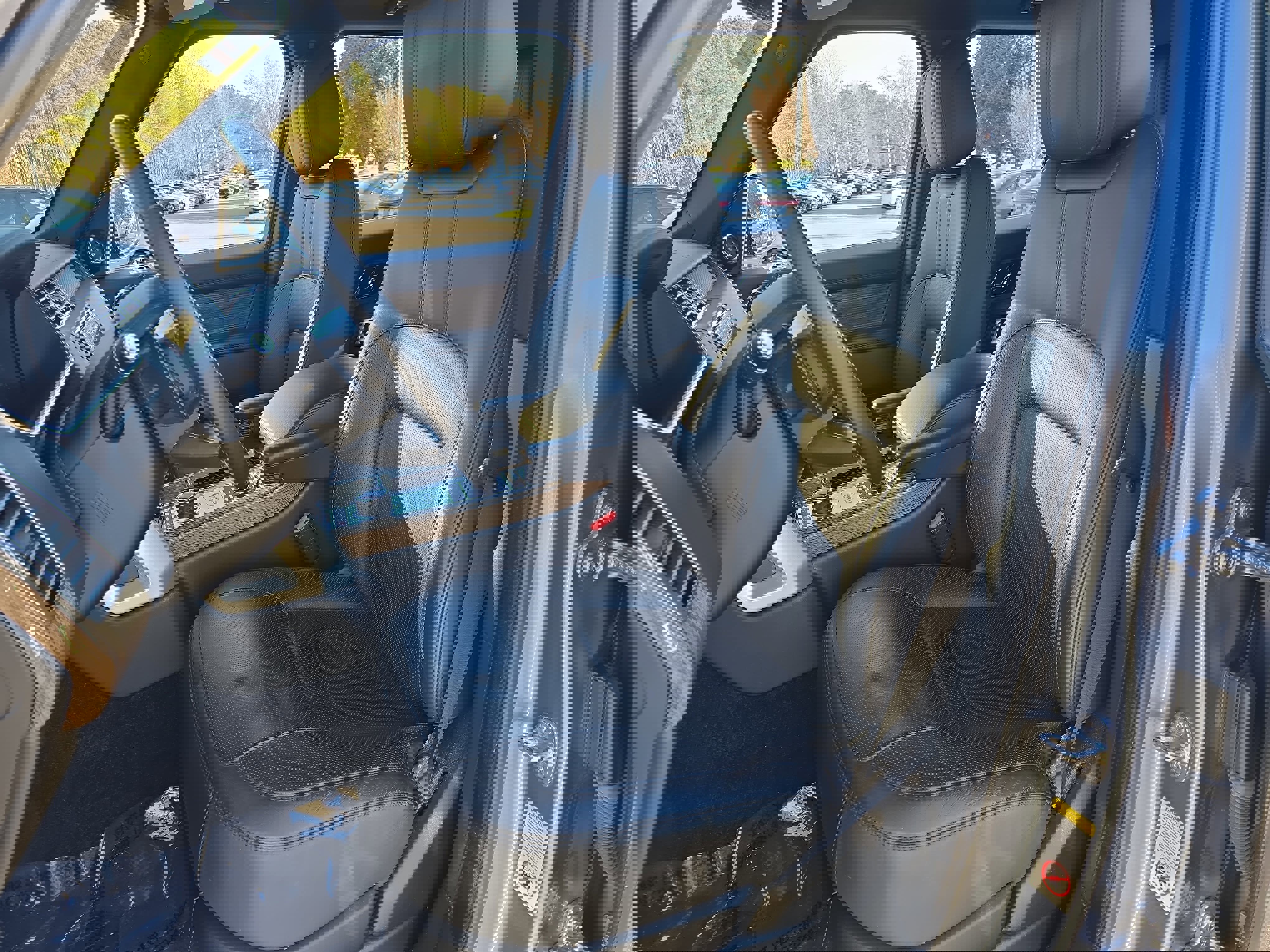 Used 2019 Land Rover Range Rover HSE image 16