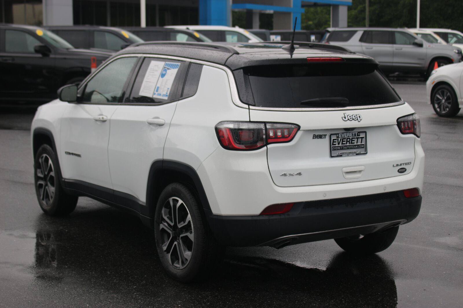 Used 2023 Jeep Compass Limited AWD/4WD image 5