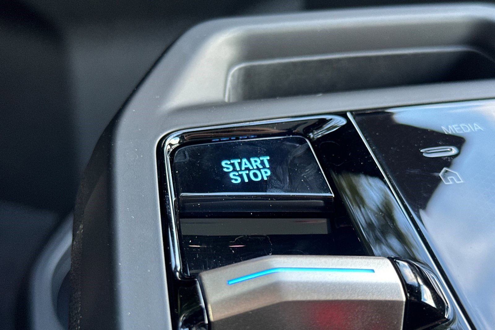 Used 2025 BMW iX xDrive50 w/ Sport Package image 30