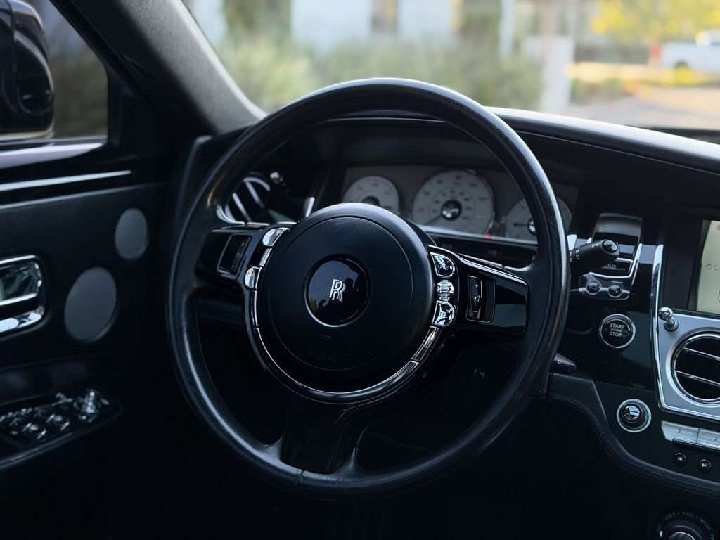 Used 2017 Rolls-Royce Ghost image 31