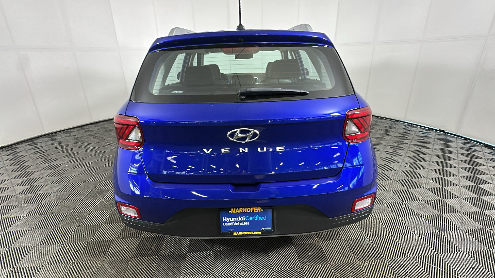 Certified 2023 Hyundai Venue Limited FWD image 4