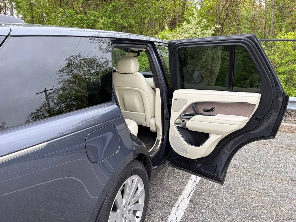 Certified 2024 Land Rover Range Rover SE AWD/4WD image 16