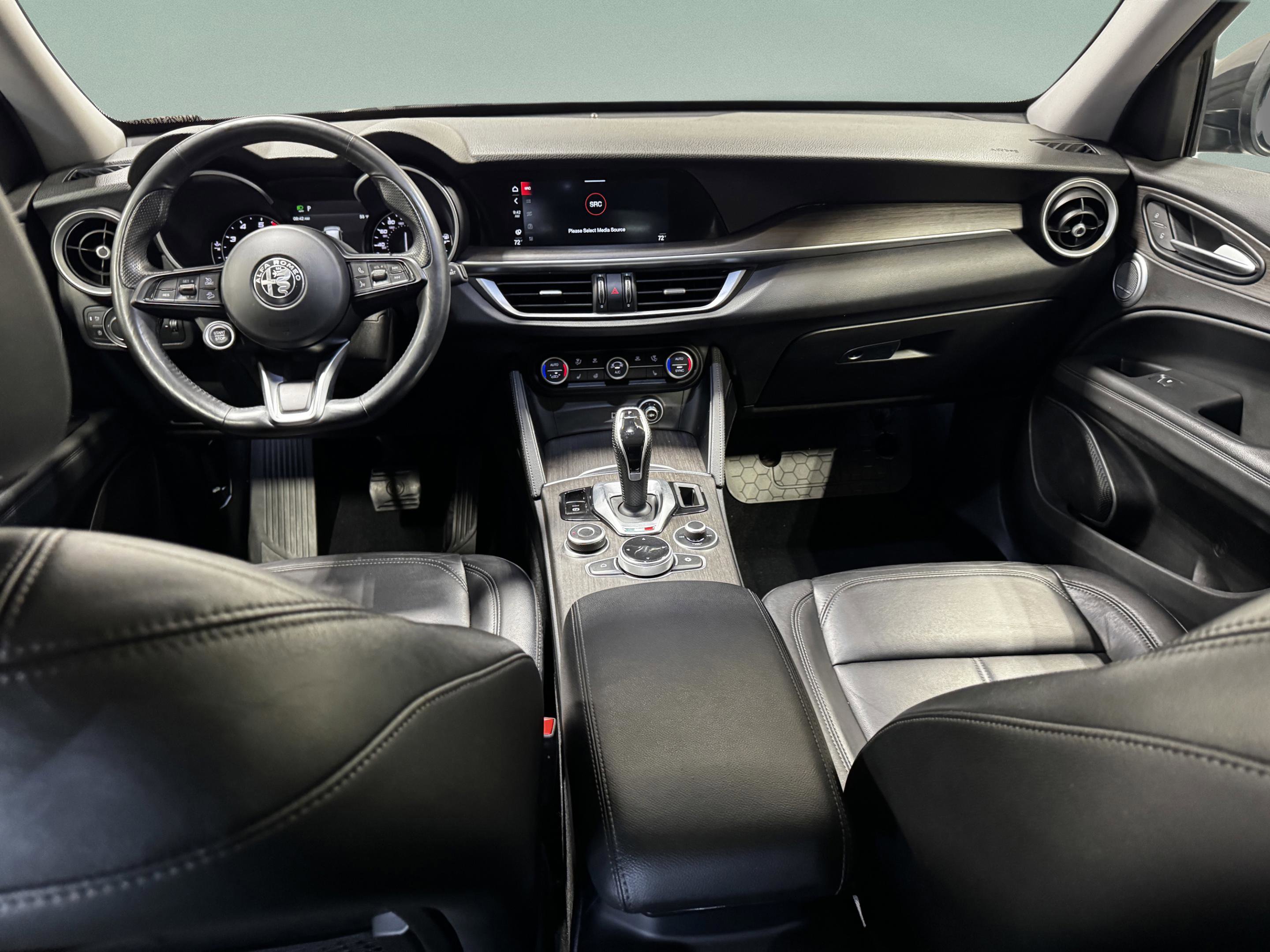 Used 2020 Alfa Romeo Stelvio Ti w/ Nero Edizione image 17