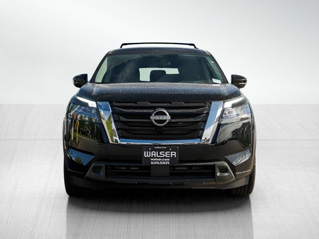 New 2025 Nissan Pathfinder SV image 2