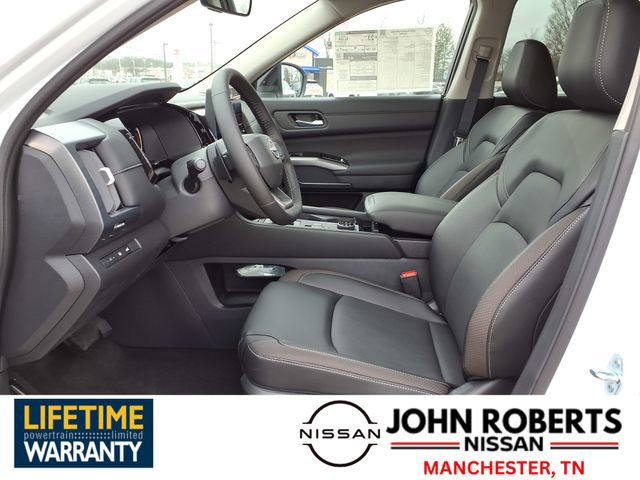 New 2026 Nissan Pathfinder SL image 3