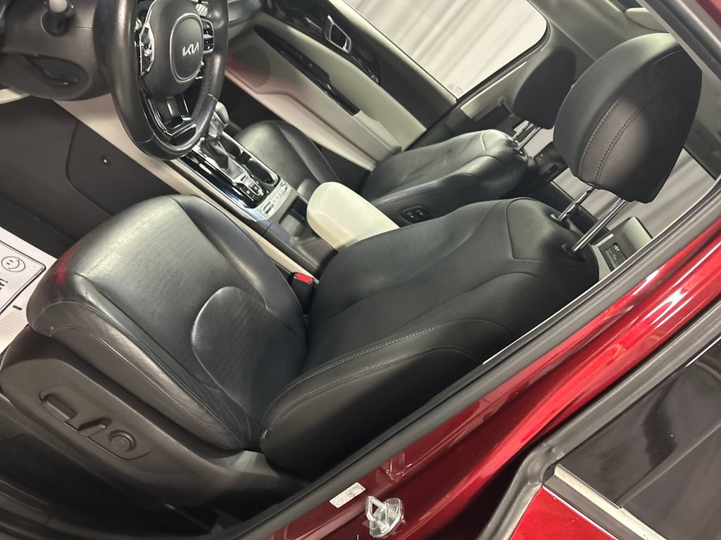 Used 2022 Kia Carnival SX Prestige FWD image 10