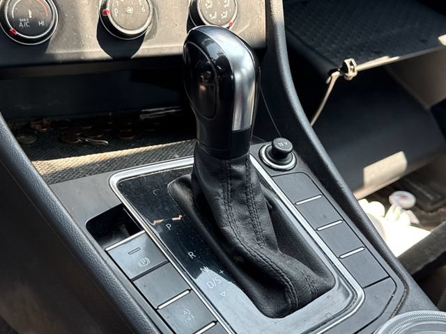 Used 2019 Volkswagen Jetta SE FWD image 19