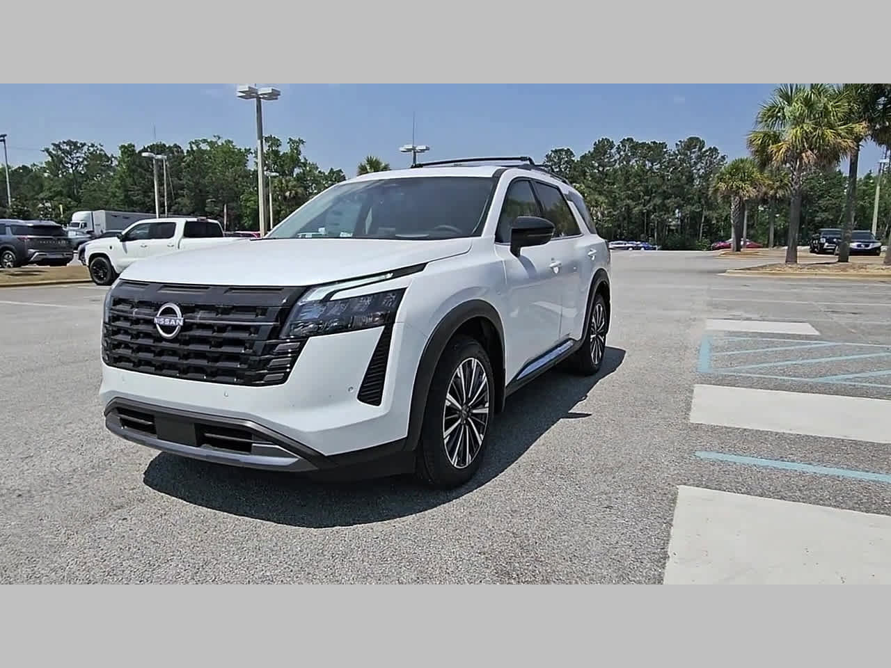 New 2026 Nissan Pathfinder Platinum FWD image 18