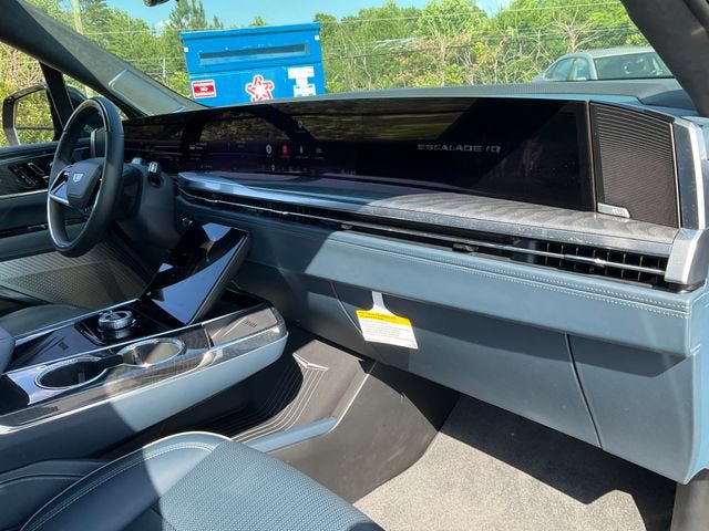 New 2025 Cadillac Escalade IQ Luxury 2 AWD/4WD image 23