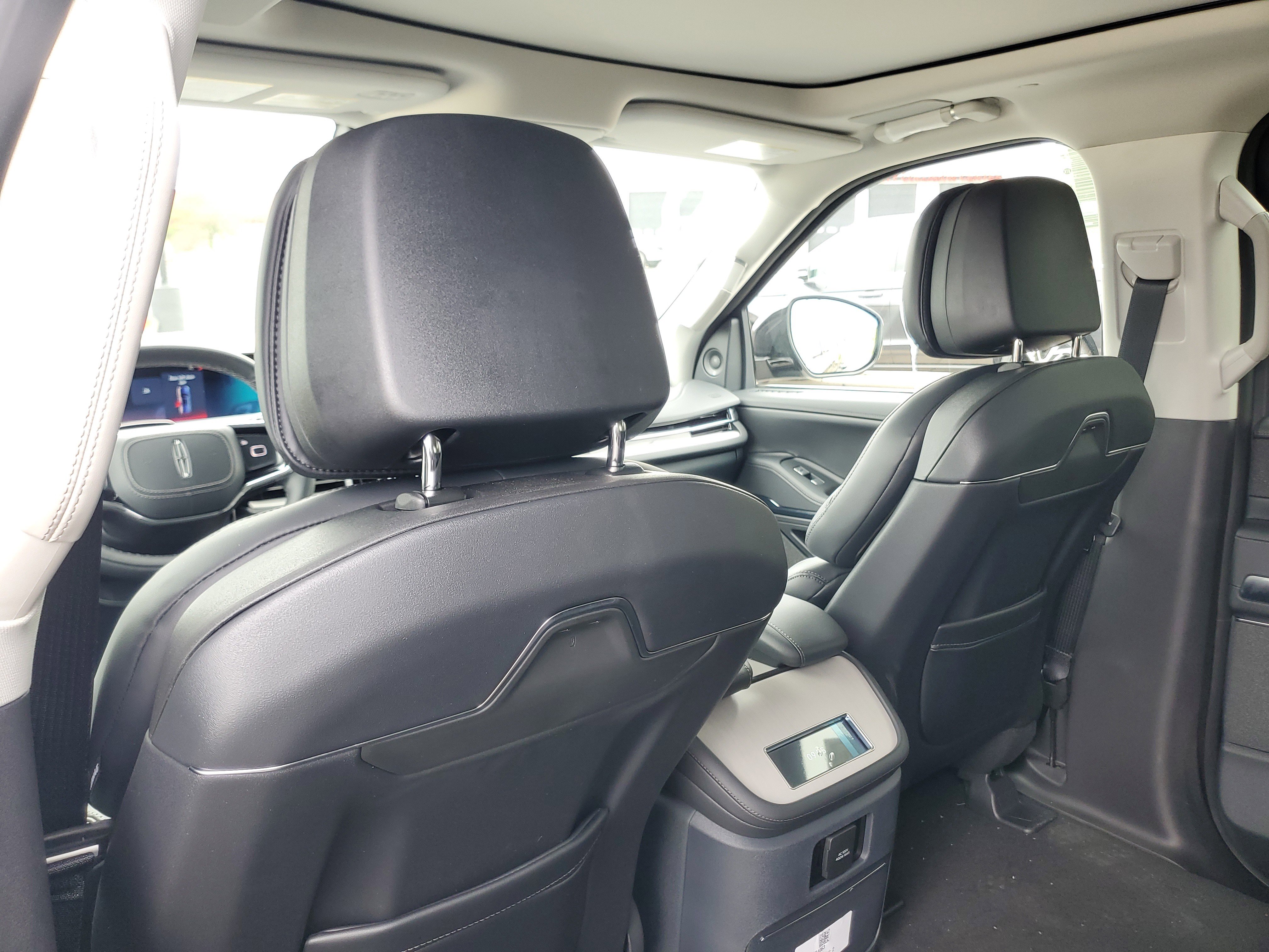 New 2026 Lincoln Navigator Reserve AWD/4WD image 28