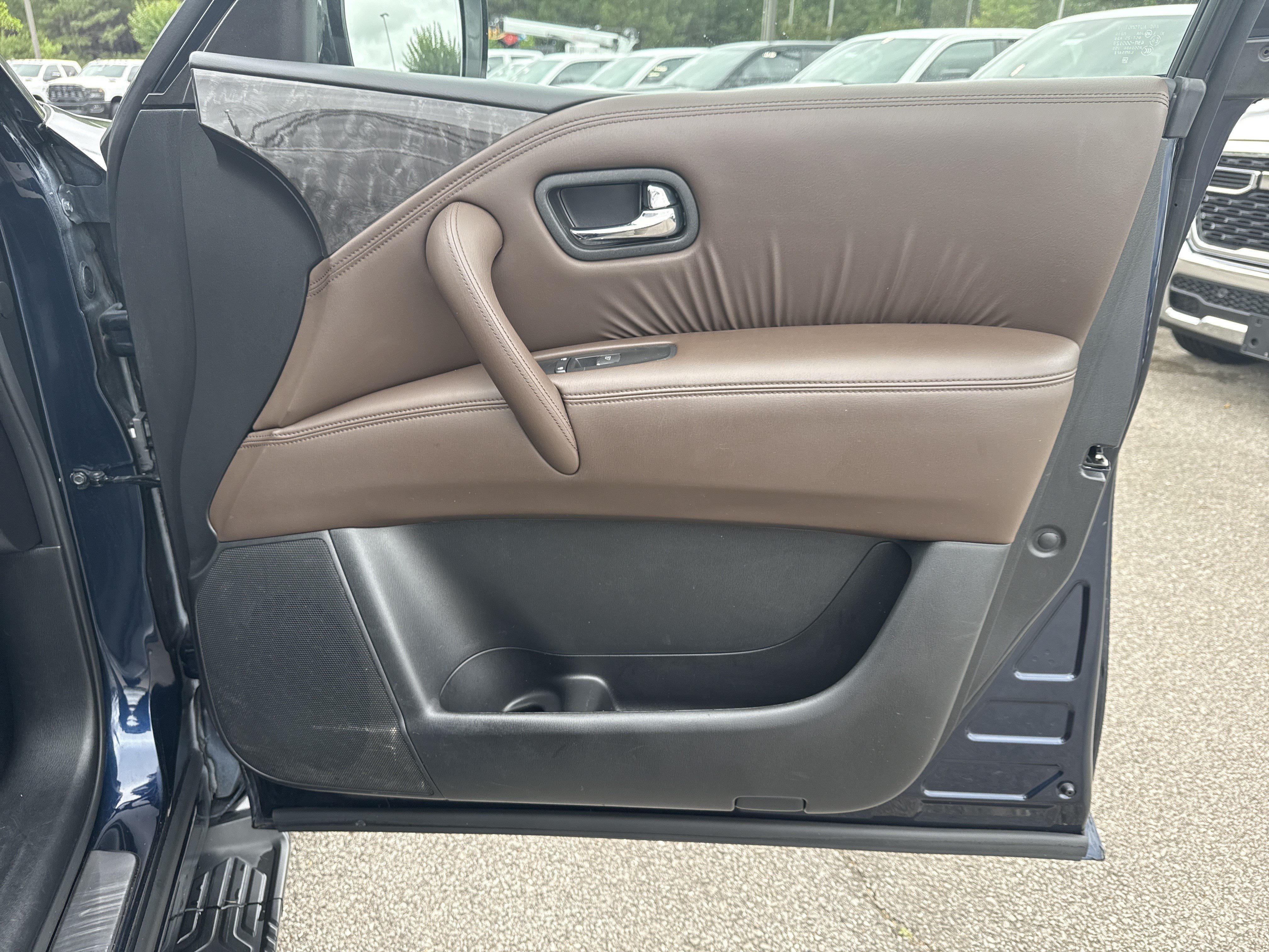 Used 2023 Nissan Armada Platinum w/ Captain's Chairs Package AWD/4WD image 15