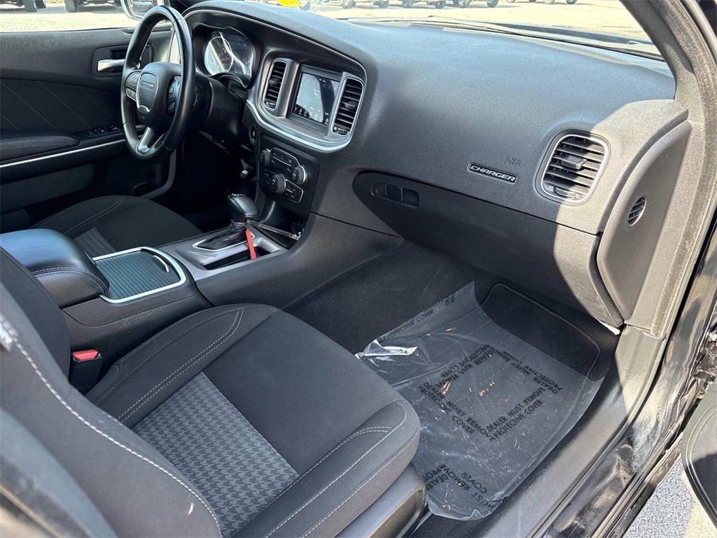 Used 2022 Dodge Charger SXT w/ Driver Convenience Group image 26