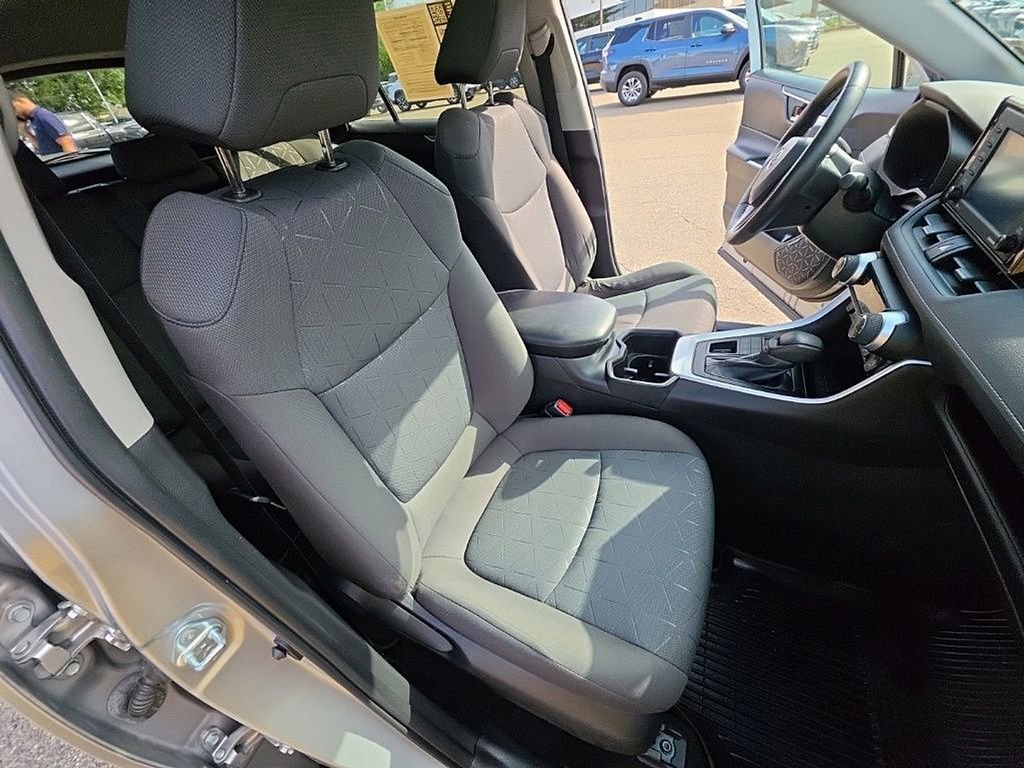 Used 2022 Toyota RAV4 XLE w/ Convenience Package AWD/4WD image 30