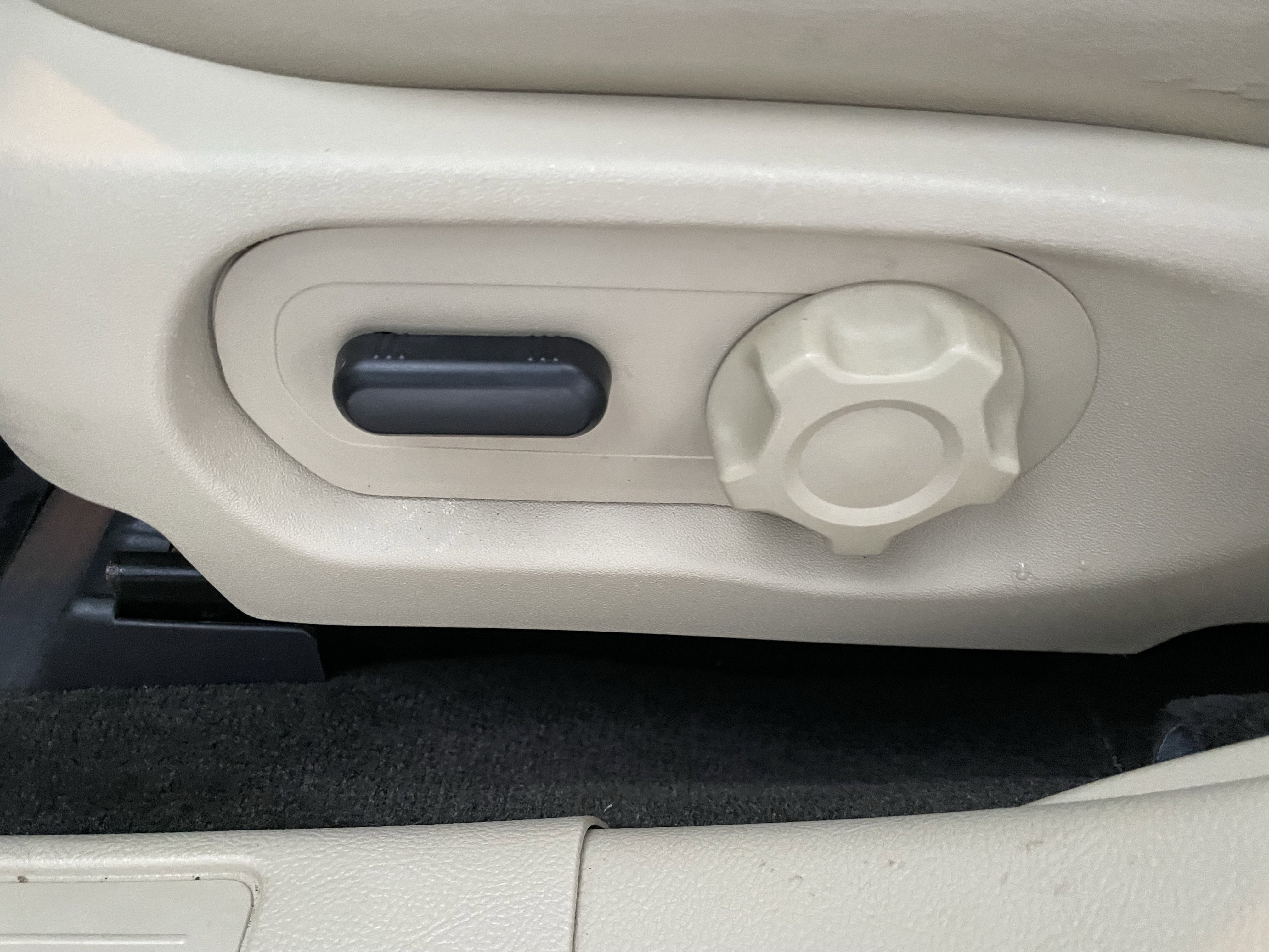 Used 2014 Ford Taurus SEL w/ Equipment Group 201A image 13