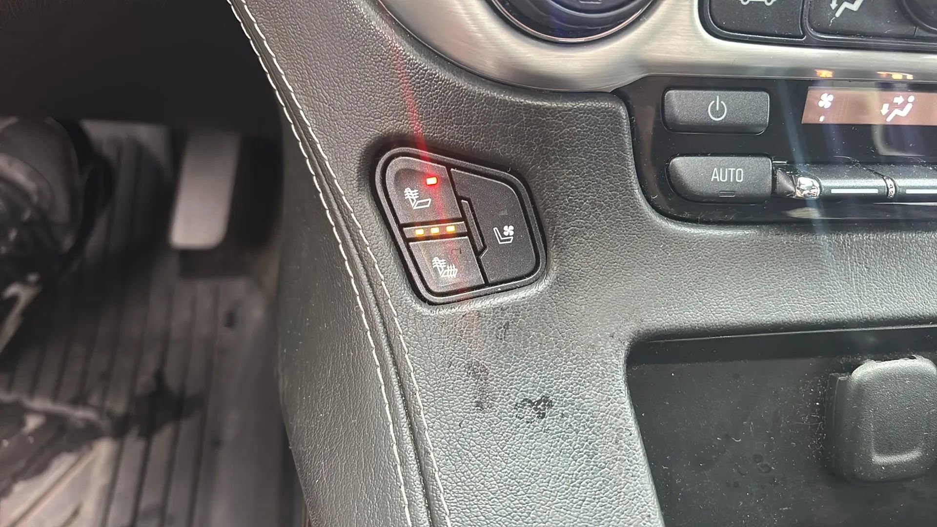 Used 2017 GMC Yukon SLT w/ Open Road Package image 45