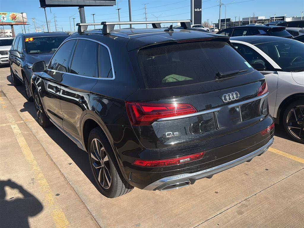 Used 2022 Audi Q5 2.0T Premium w/ Convenience Package AWD/4WD image 11