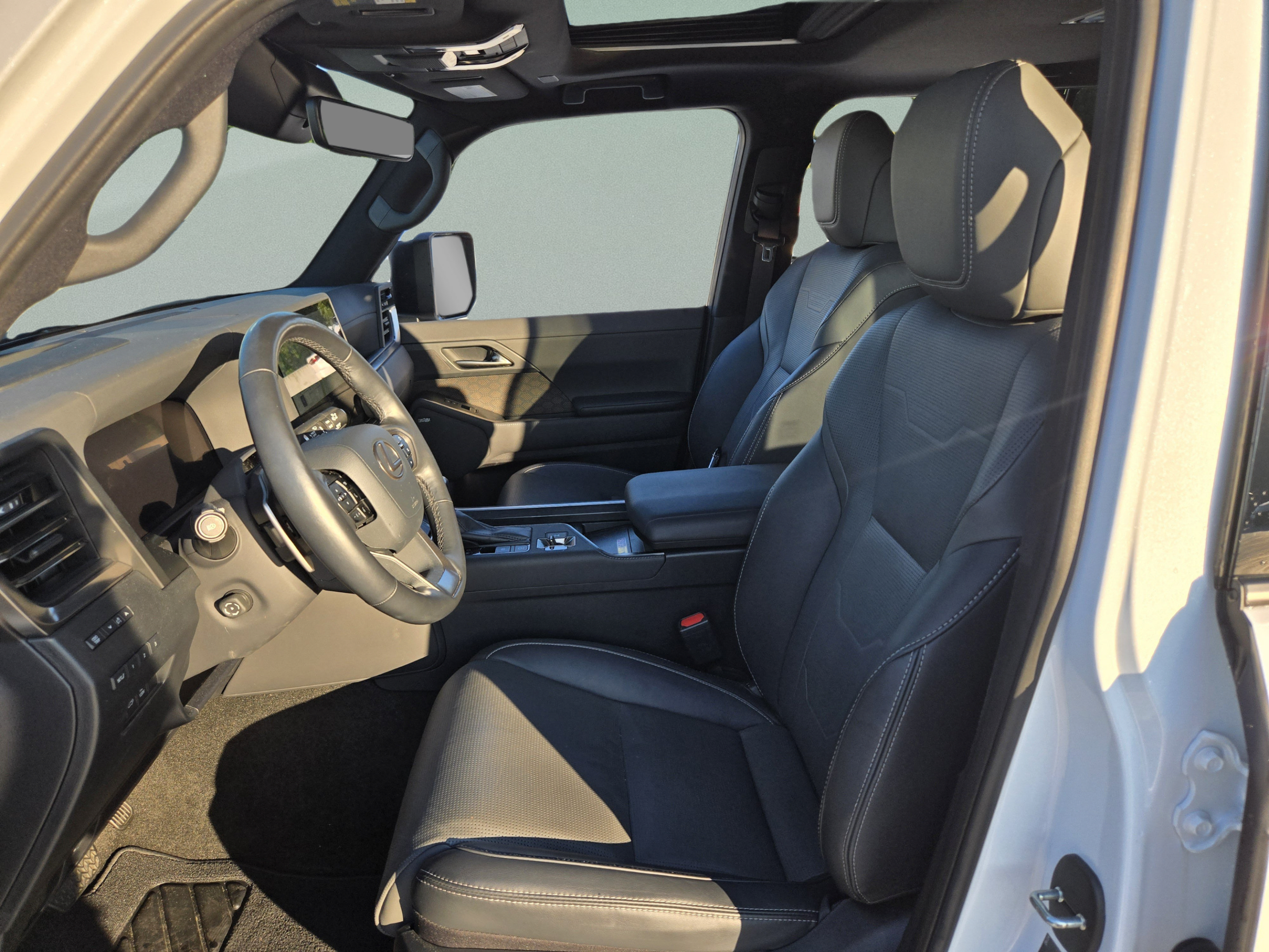Used 2024 Lexus GX 550 w/ Cold Area Package AWD/4WD image 13