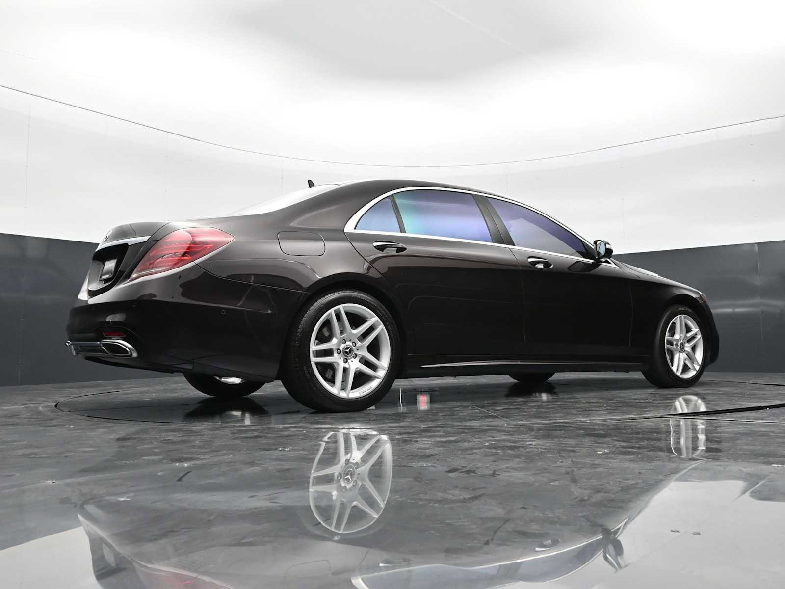 Used 2018 Mercedes-Benz S 560 Sedan image 46