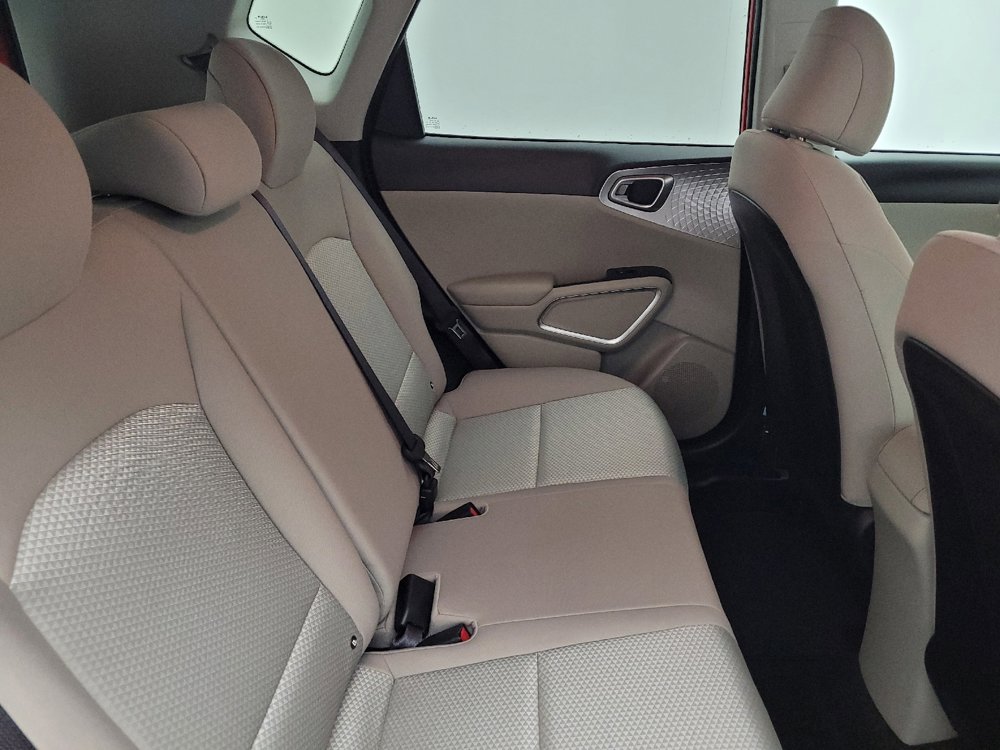 Used 2025 Kia Soul LX image 19