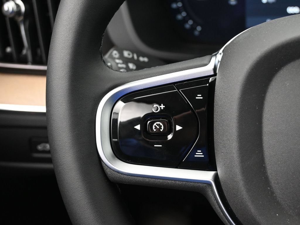 New 2026 Volvo XC60 B5 Plus w/ Protection Package Premier AWD/4WD image 11