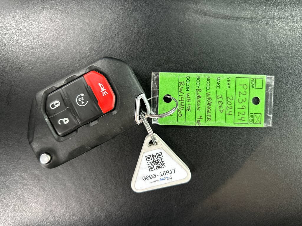 Used 2024 Jeep Wrangler Unlimited Rubicon 4xe AWD/4WD image 28