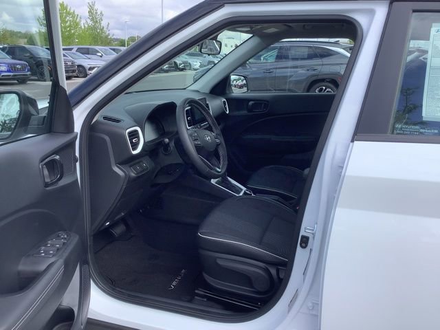 Certified 2025 Hyundai Venue Limited image 9